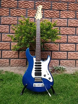 Guitarra Electrica En 2,500 Solo En MailBoxes Etc Baní